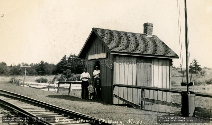 Postcard: Boston & Maine Railroad Station, Browns Crossing, Massachusetts